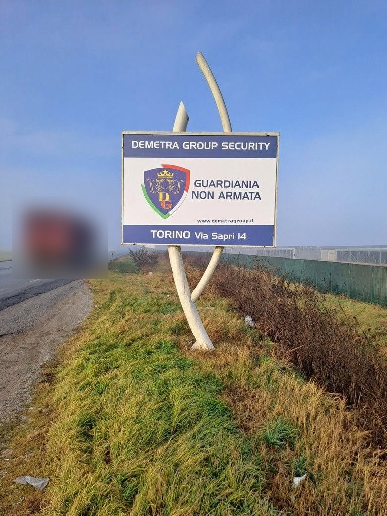 Cartellone pubblicitario Demetra Group lungo una statale